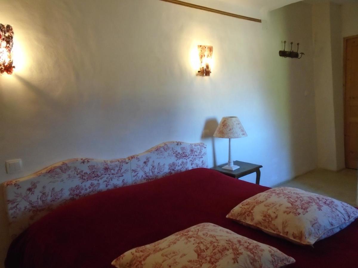 Chambres & Tables D'Hotes Moulin De Lavon การ์กาส์ ภายนอก รูปภาพ